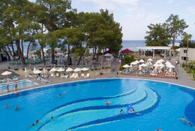 Akra Kemer