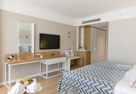 Akra Kemer