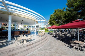 Akra Kemer
