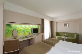 Ambassador Plaza Hotel
