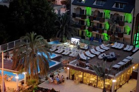 Ambassador Plaza Hotel