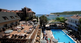 Ambassador Plaza Hotel