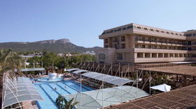 Crystal De Luxe Resort & Spa