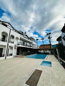 Jest Otel