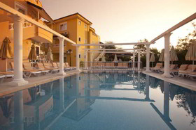 Club Paradiso Hotel & Resort