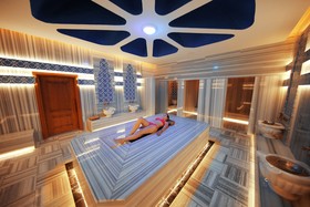 Sey Beach Hotel & Spa