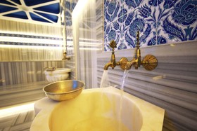 Sey Beach Hotel & Spa