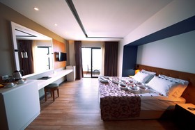 Sey Beach Hotel & Spa