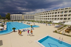 Daima Biz Hotel - Dolusu Aquapark Access