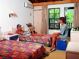 Club Tropical Beach Hotel