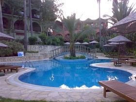 Club Tropical Beach Hotel