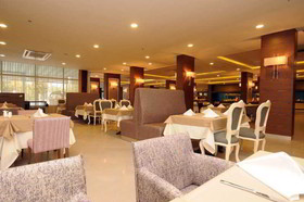 Insula Resort & Spa
