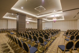 Quattro Beach Spa & Resort Hotel