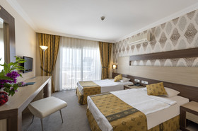 Royal Garden Suit Hotel