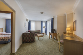 Royal Garden Suit Hotel