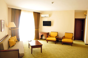 Royal Garden Suit Hotel