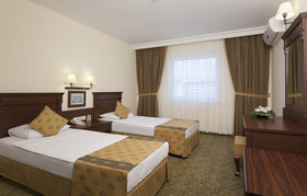 Royal Garden Suit Hotel
