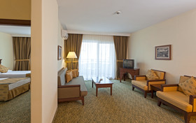 Royal Garden Suit Hotel