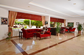 Royal Garden Suit Hotel