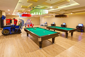 Royal Garden Suit Hotel