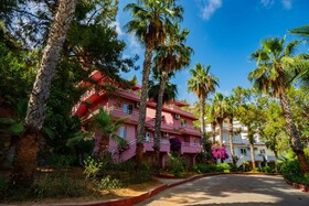 Senza Garden Holiday Club