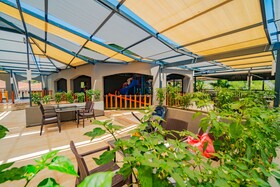Senza Garden Holiday Club