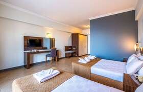 Senza Garden Holiday Club
