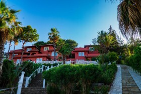 Senza Garden Holiday Club