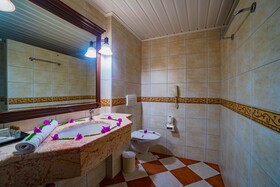 Senza Garden Holiday Club