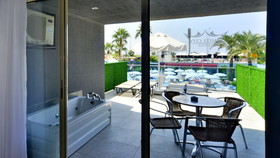 White City Beach Hotel