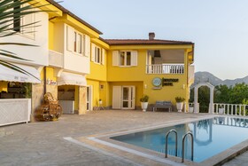 Apa Mountain Lodge
