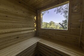 Apa Mountain Lodge