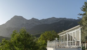 Apa Mountain Lodge