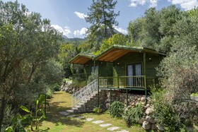 Apa Mountain Lodge