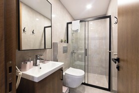 Bi Suites
