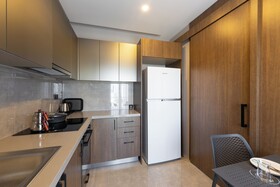 Bi Suites