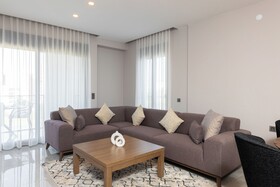 Bi Suites