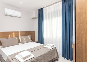 Bi Suites