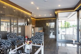 Bi Suites