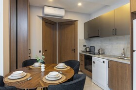 Bi Suites