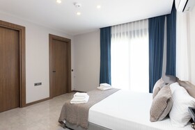 Bi Suites