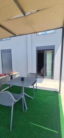Bi Suites