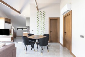 Bi Suites