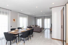 Bi Suites