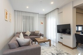Bi Suites