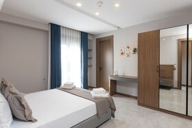 Bi Suites