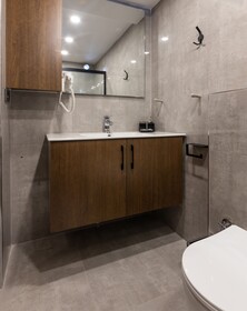 Bi Suites