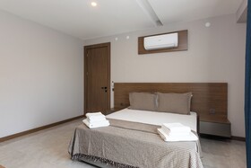 Bi Suites