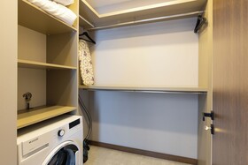 Bi Suites