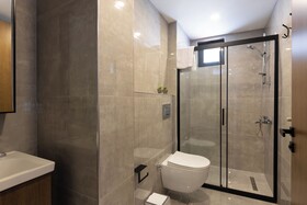 Bi Suites